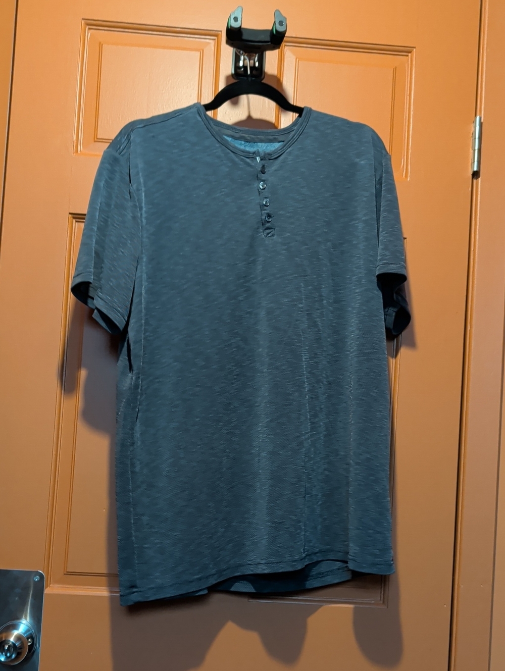 Essex Crossing Men's Short-Sleeve Henley Shirt - Slate Gray